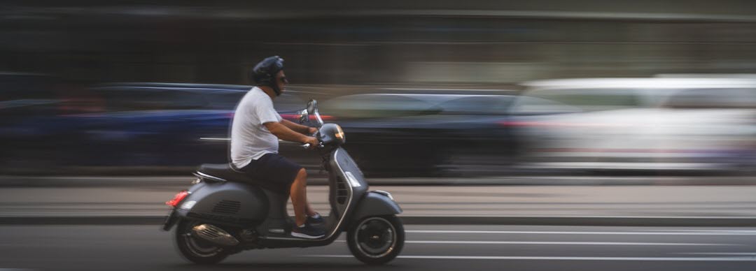 Goed verzekerd de weg op met je eerste scooter